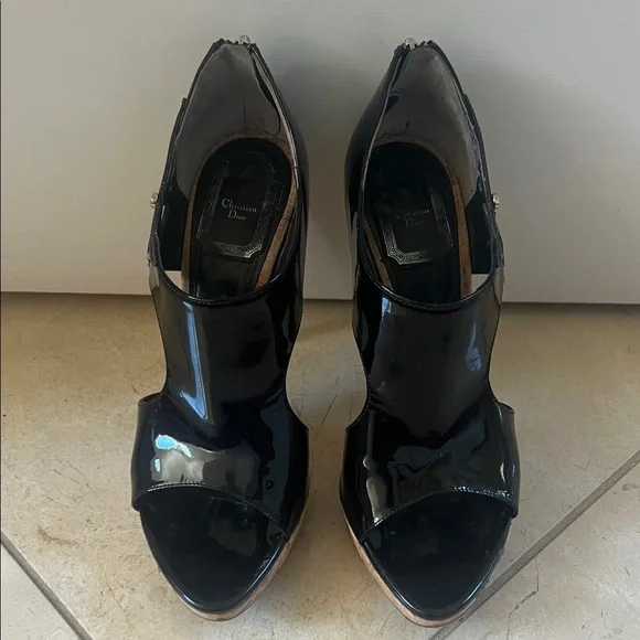 Dior Black Patent Leather Heels with Cork Accents - Picture 2 of 7